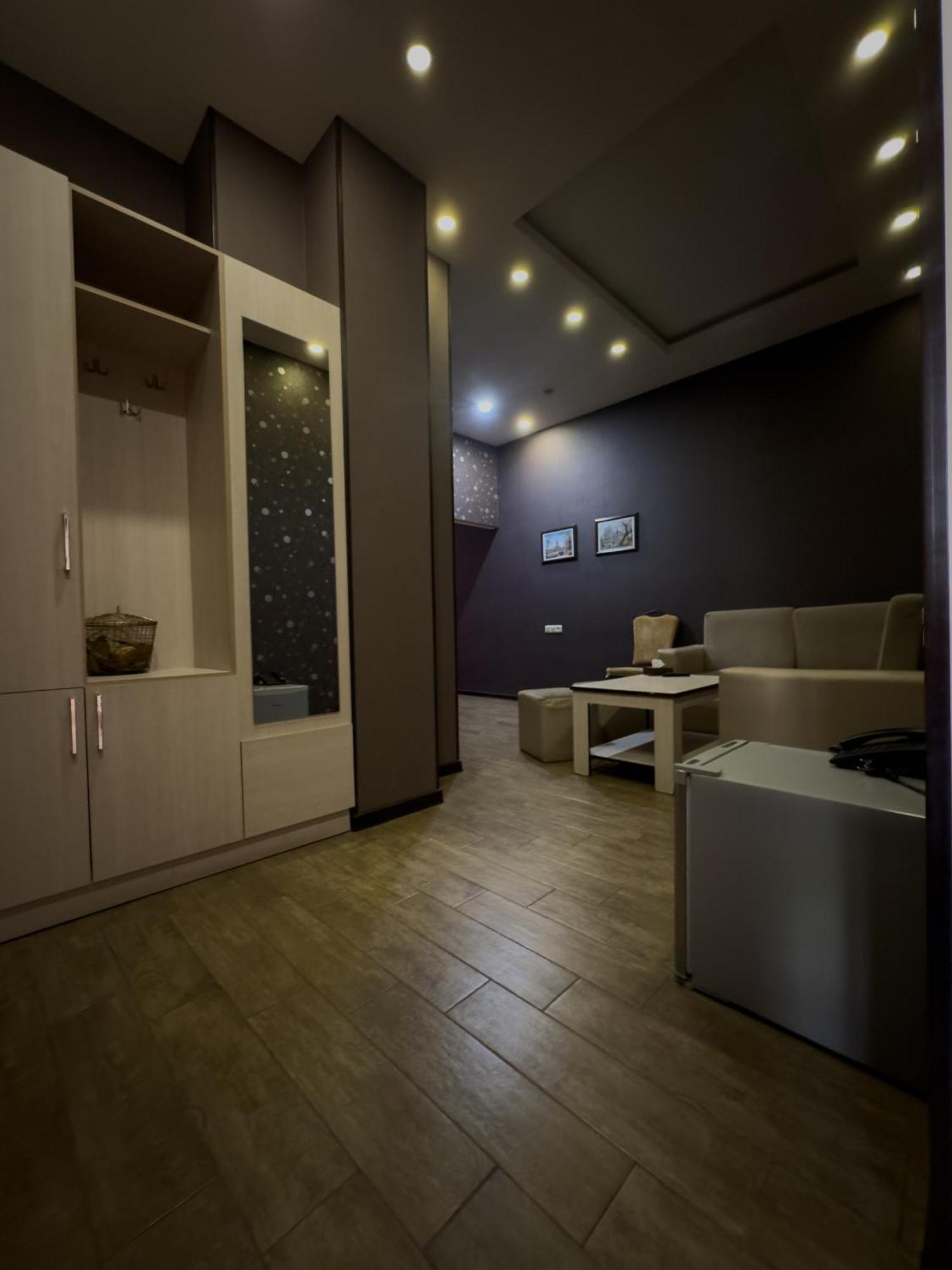 Eridana Hotel เยเรวาน ภายนอก รูปภาพ