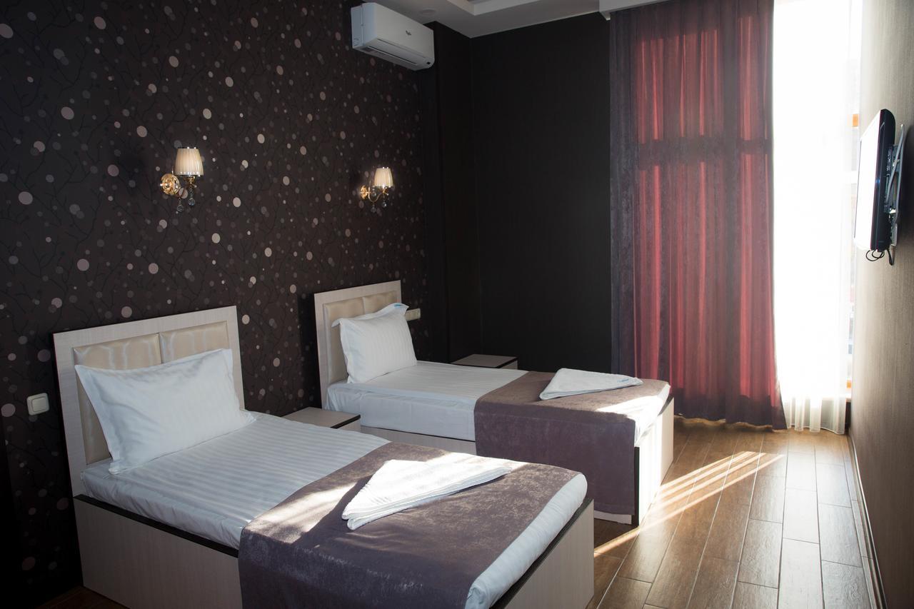 Eridana Hotel เยเรวาน ภายนอก รูปภาพ