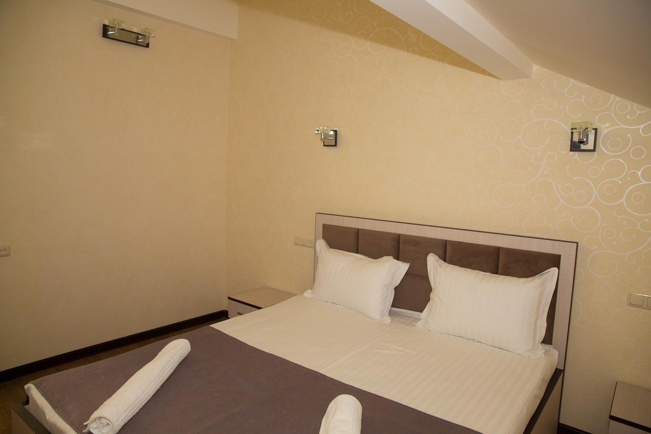 Eridana Hotel เยเรวาน ภายนอก รูปภาพ